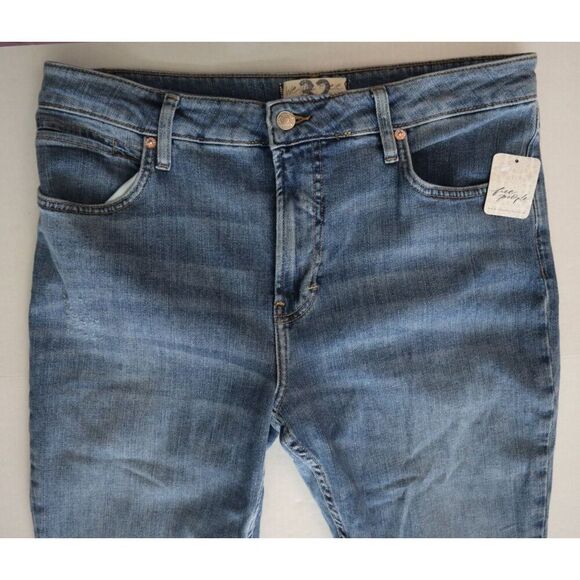 Free People OB1417516 Women's Sz 32 Vintage Indigo Carmen Flare Denim Jeans - Picture 6 of 9